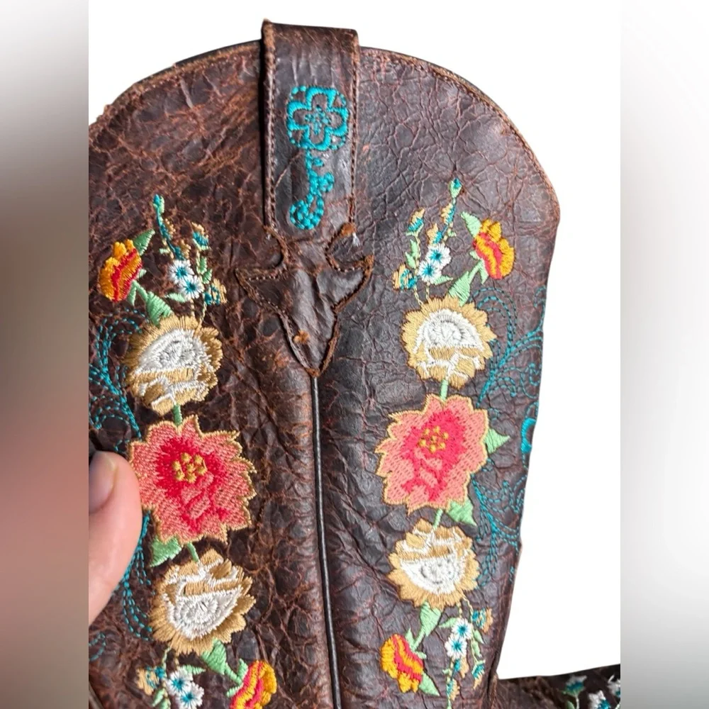MACIE BEAN LITTLE GIRLS' BROWN CRACKLE LEATHER FLORAL
WESTERN BOOTS - SQUARE TOE - Picture 4 of 8